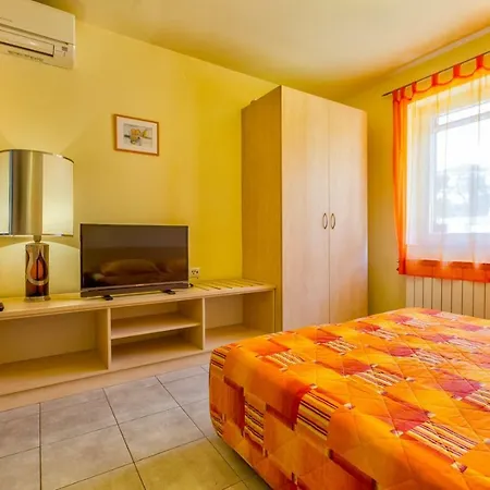 Agneza, Pensionat Mali Lošinj