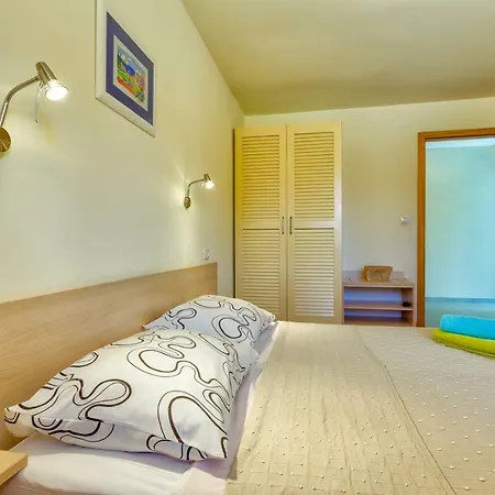 Agneza, Pensionat Mali Lošinj