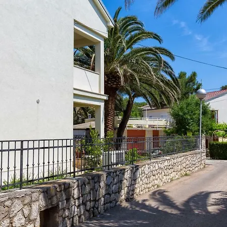 Agneza, Mali Lošinj