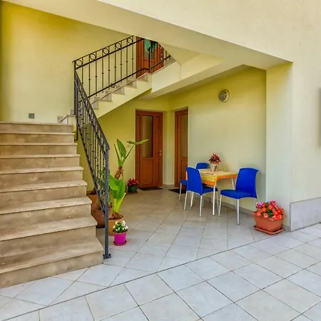 Agneza, Gasthuis Mali Lošinj